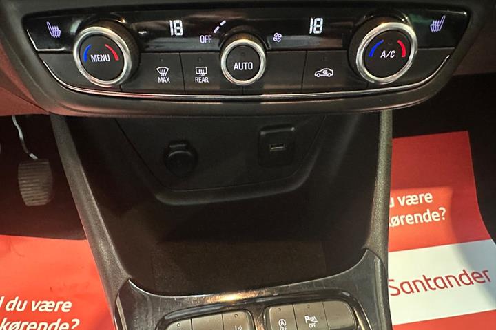 Grå Opel Crossland fra 2021
