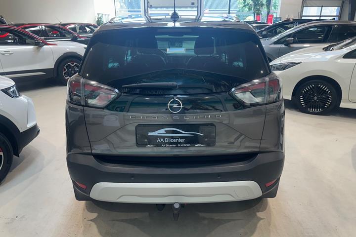 Grå Opel Crossland fra 2021
