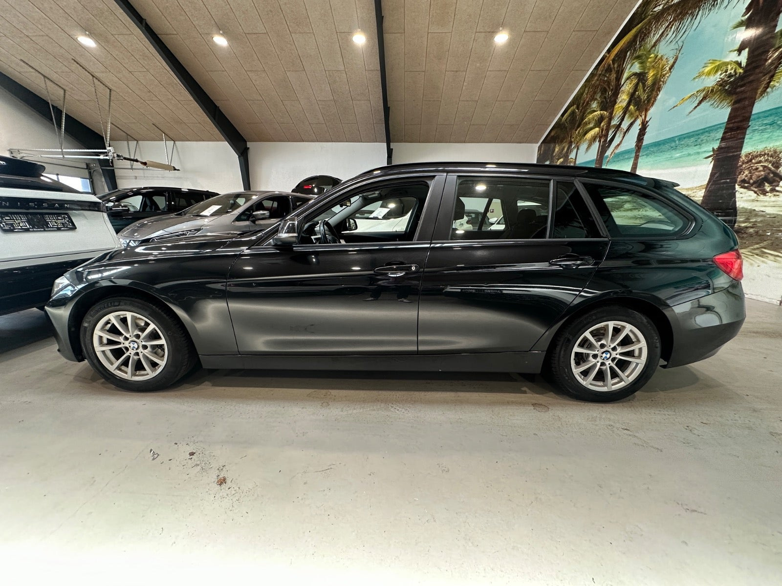 Sort BMW 320d fra 2013