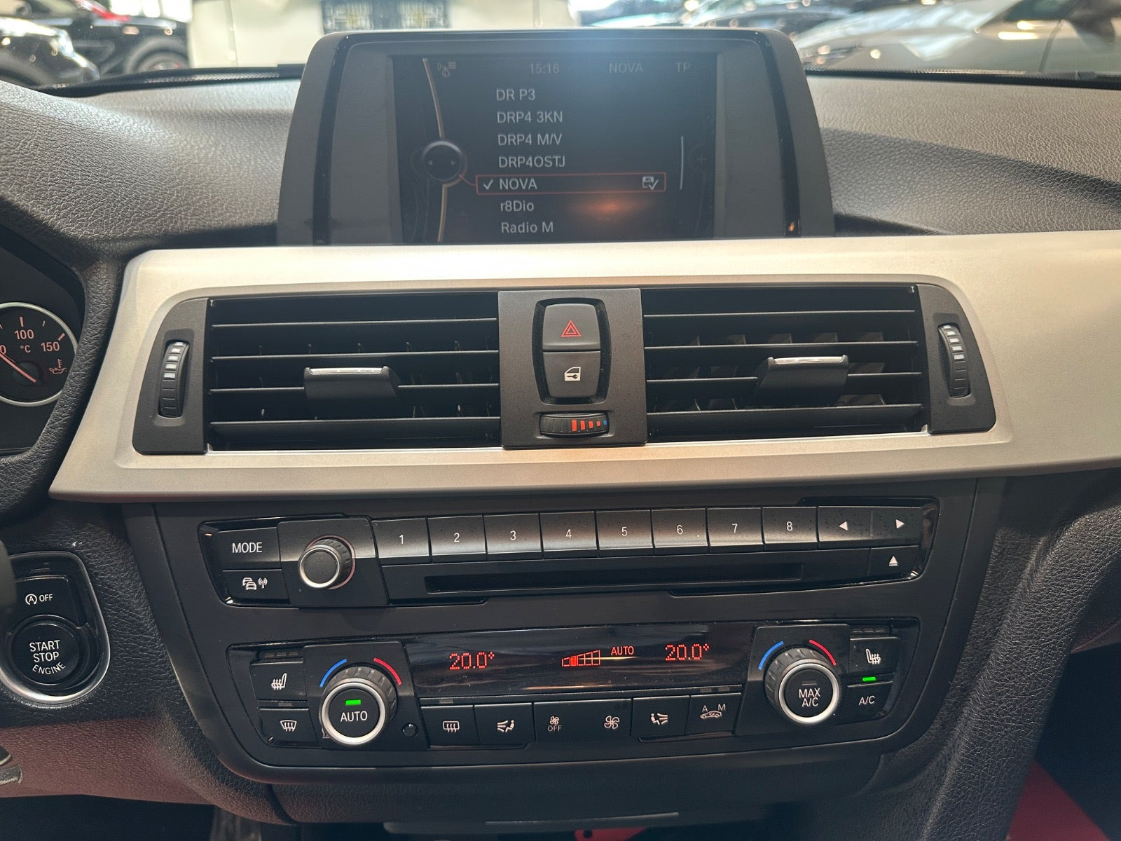 Sort BMW 320d fra 2013