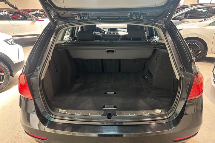 Sort BMW 320d fra 2013