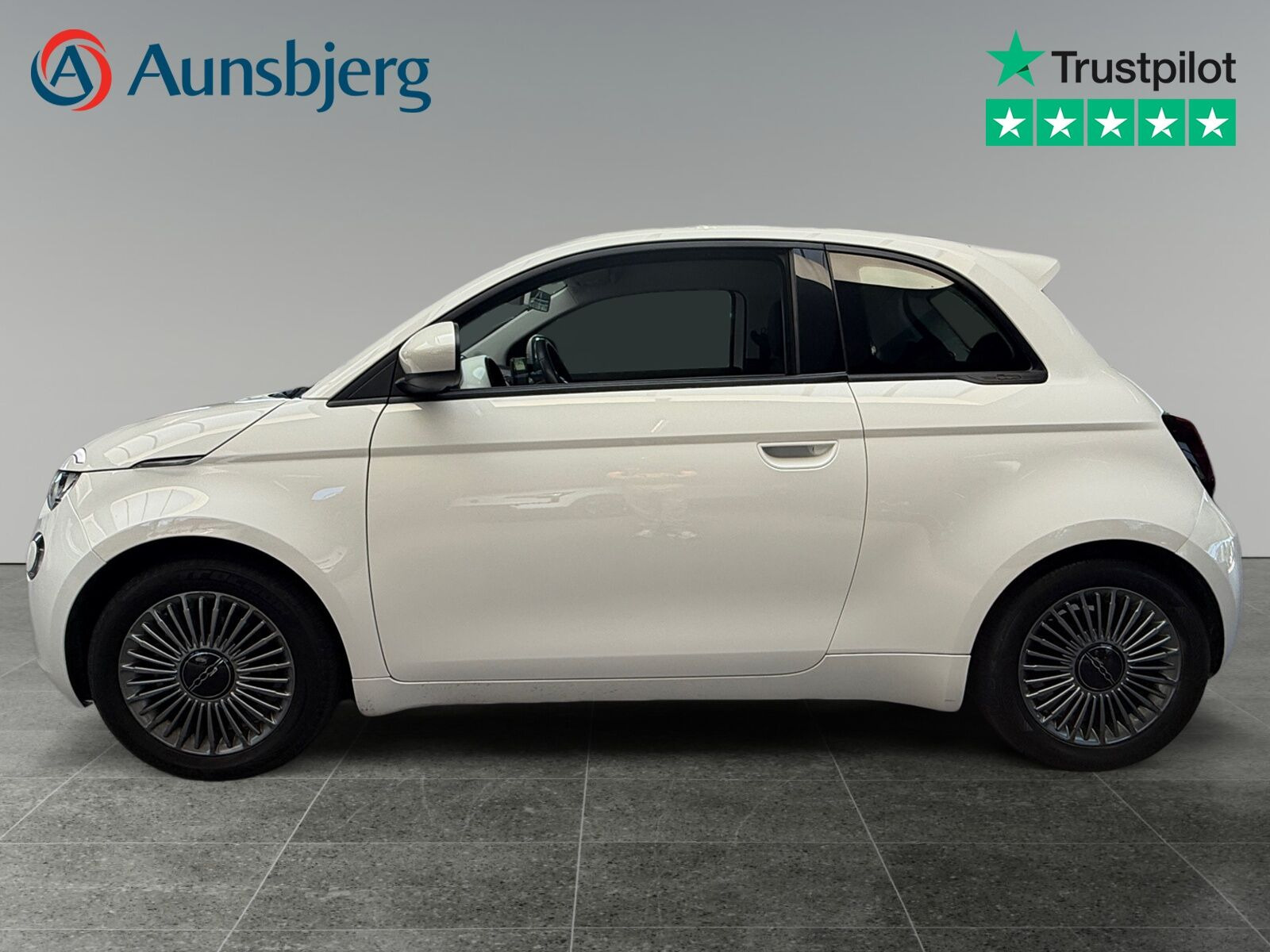 Hvid Fiat 500e fra 2022