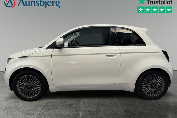 Hvid Fiat 500e fra 2022