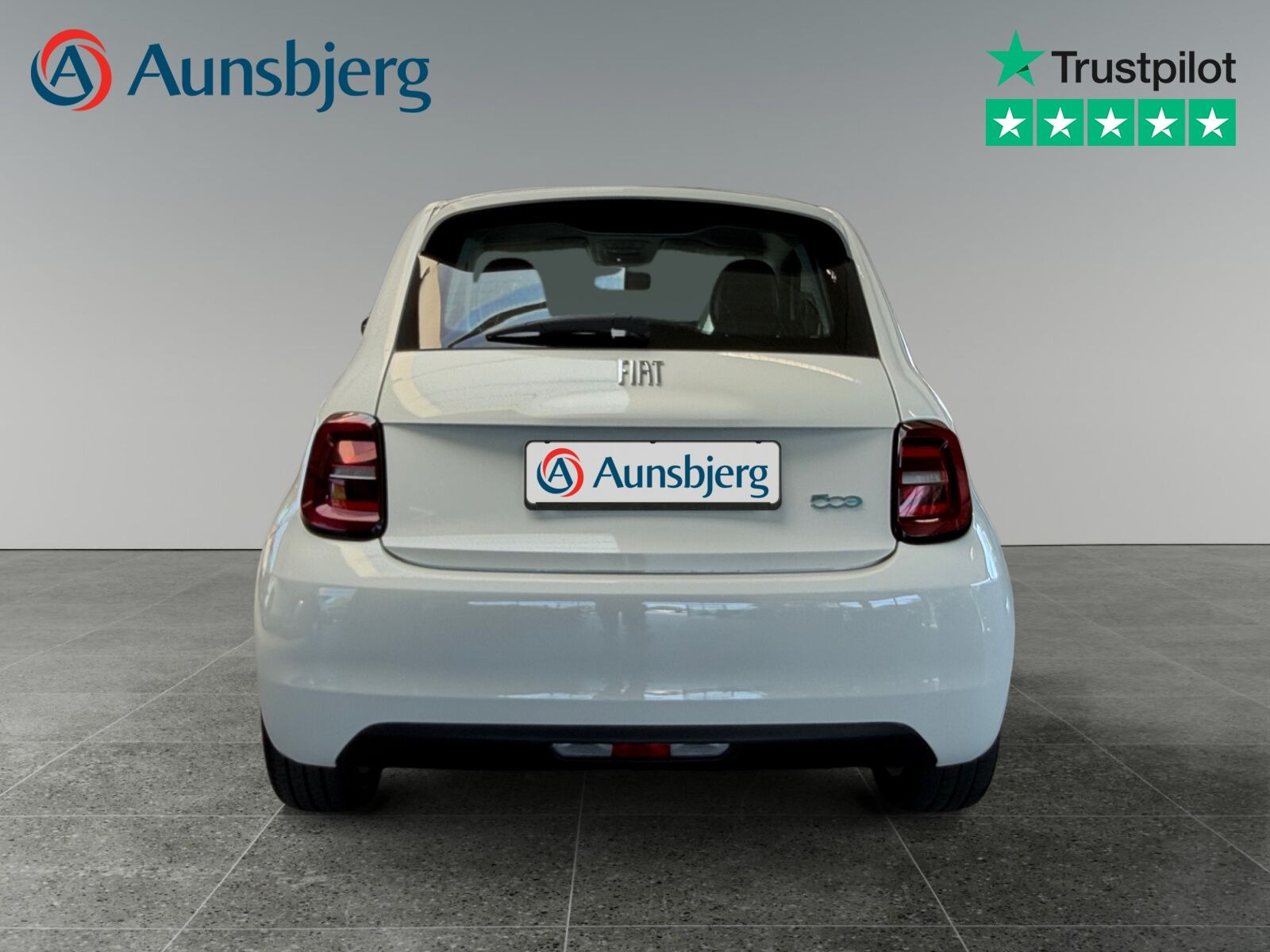 Hvid Fiat 500e fra 2022