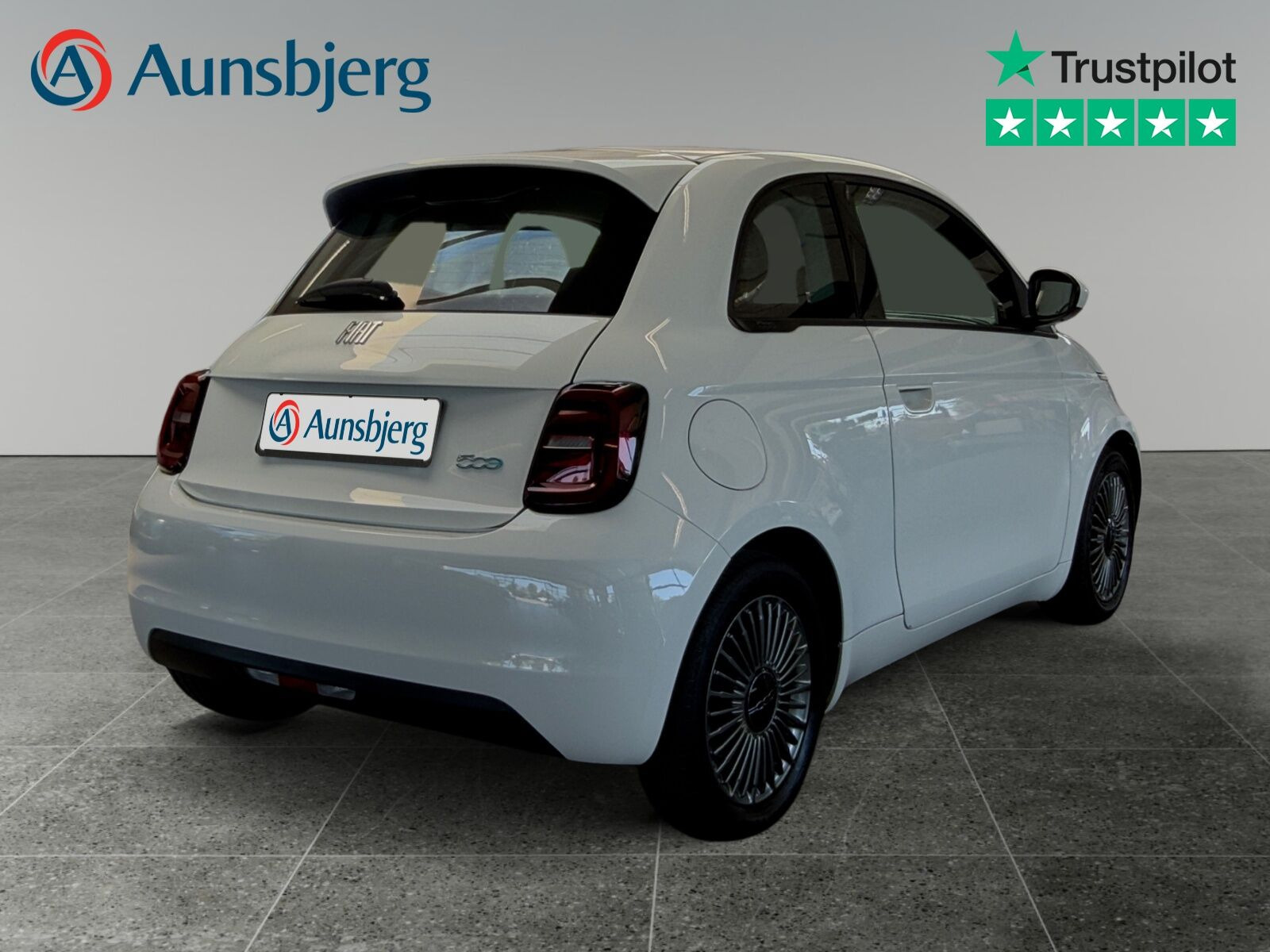 Hvid Fiat 500e fra 2022