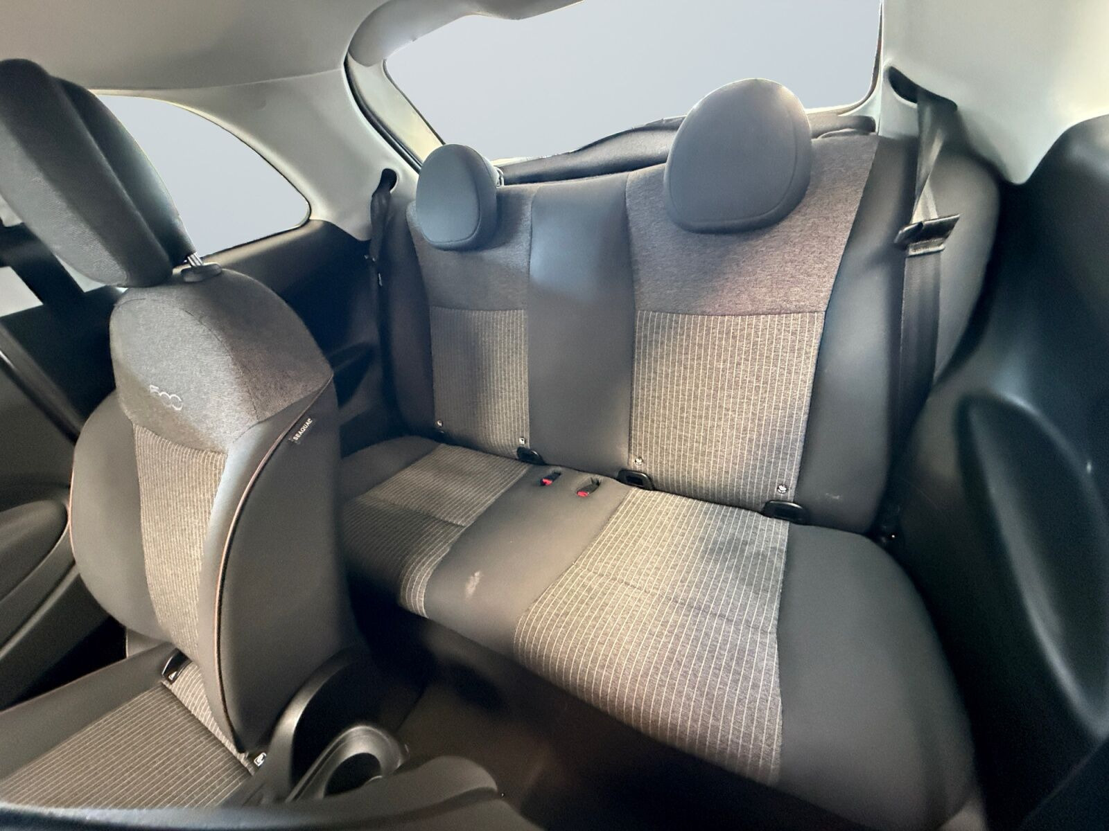 Hvid Fiat 500e fra 2022