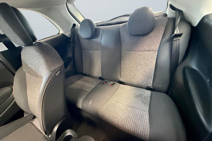 Hvid Fiat 500e fra 2022