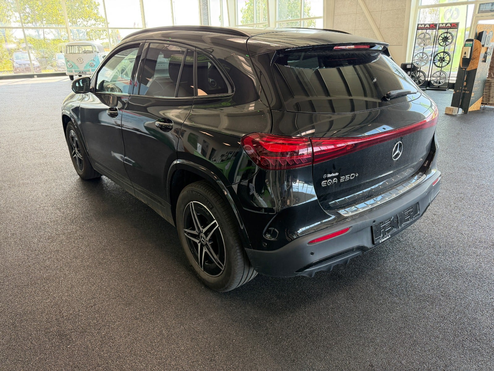 Sort Mercedes EQA250+ fra 2025