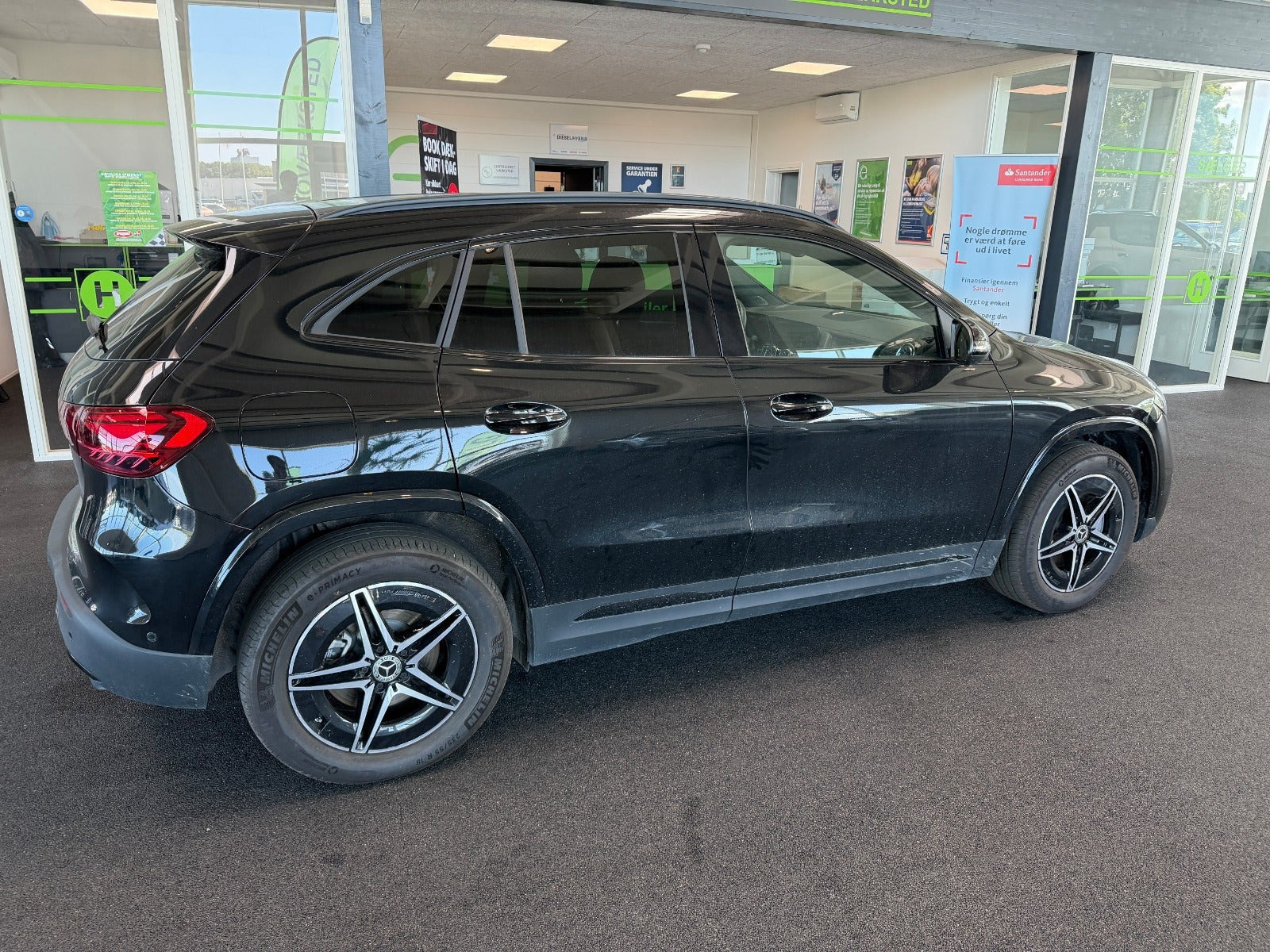 Sort Mercedes EQA250+ fra 2025