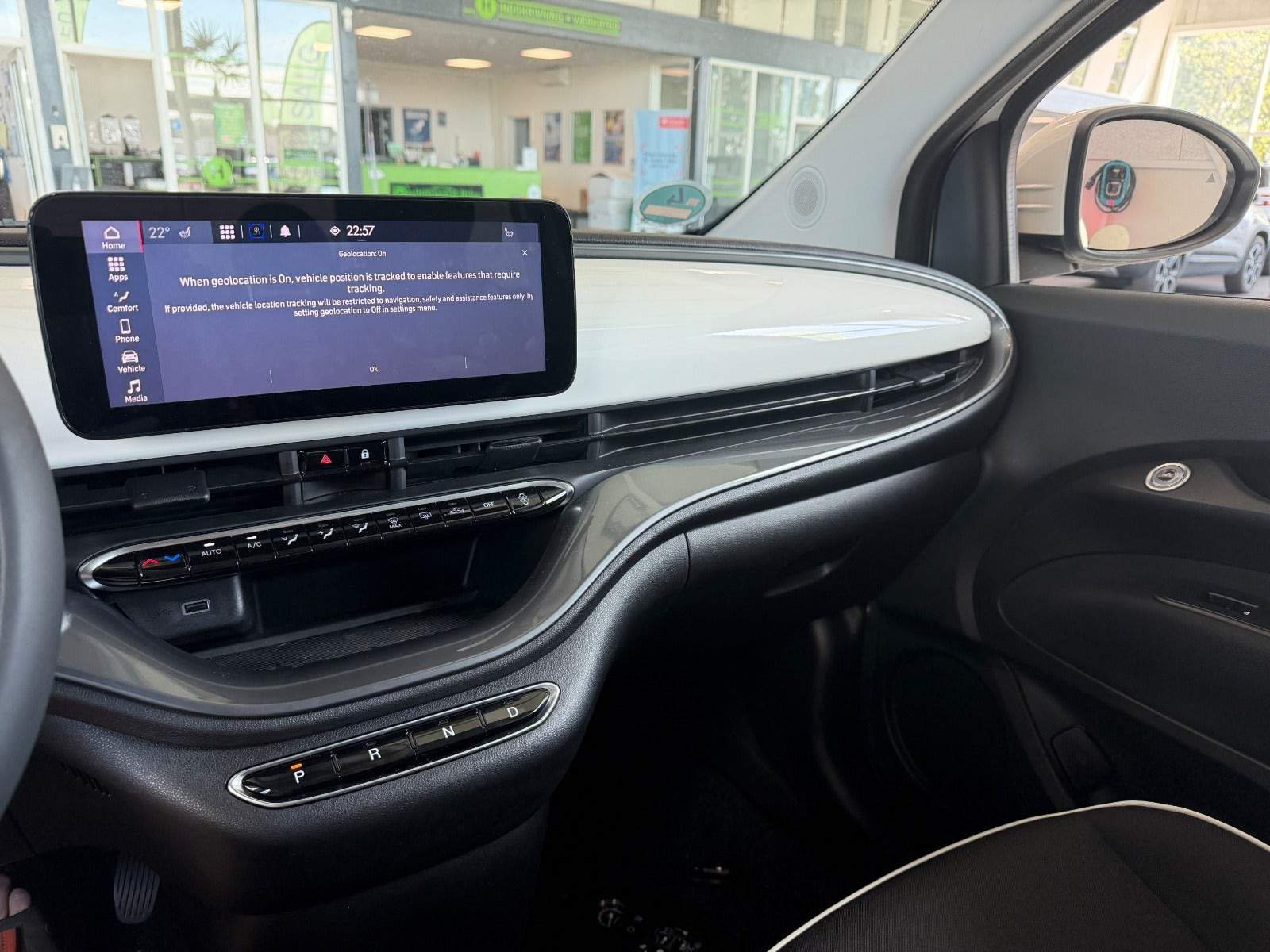 Hvid Fiat 500e fra 2023