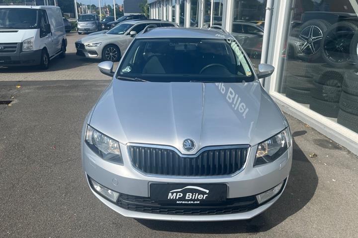 Sølv Skoda Octavia fra 2014