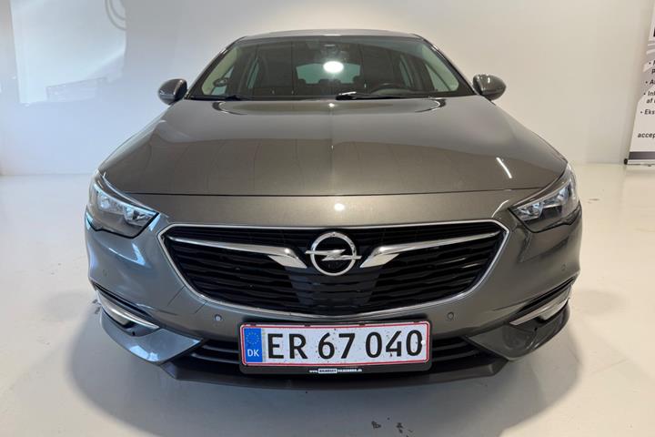 Grå Opel Insignia fra 2018