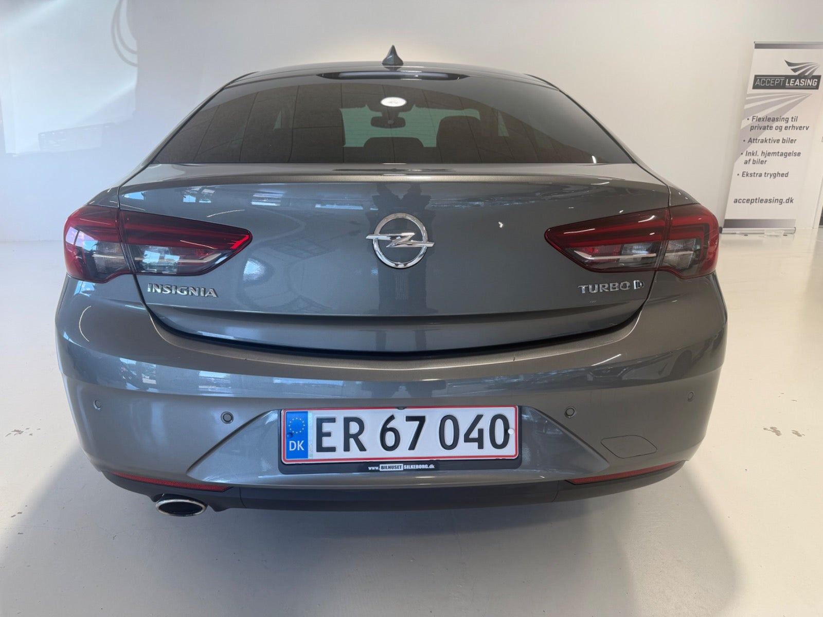 Grå Opel Insignia fra 2018