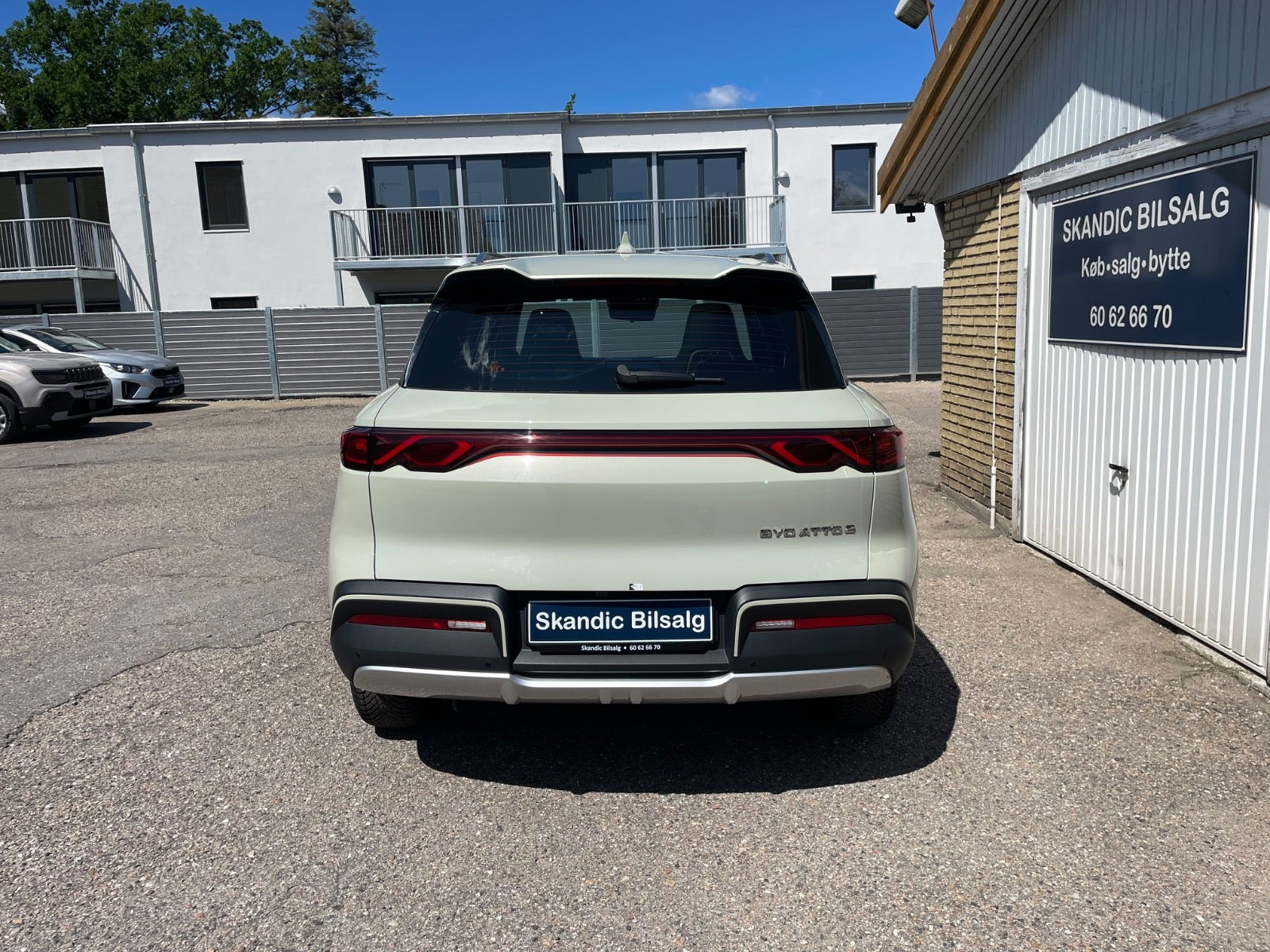 Beige BYD Atto 2 fra 2025