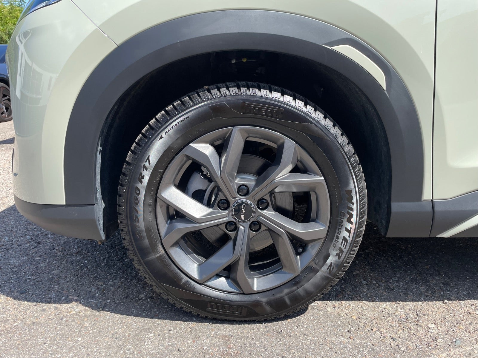 Beige BYD Atto 2 fra 2025