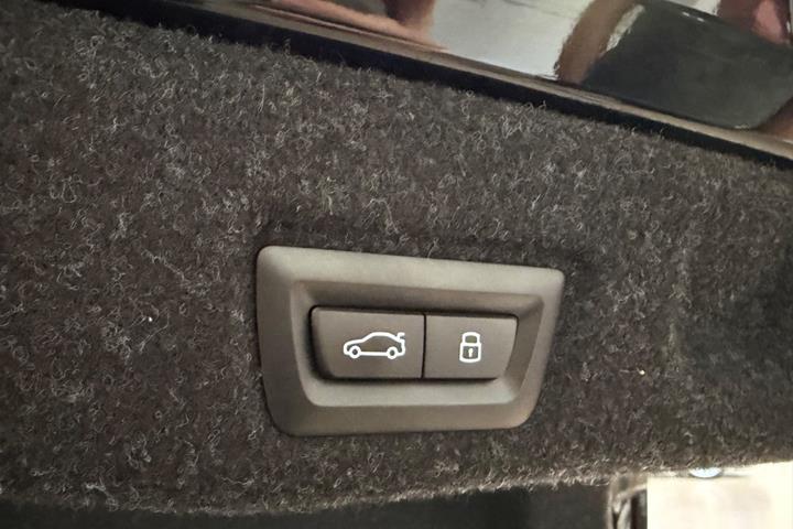 undefined BMW i5 fra 2025