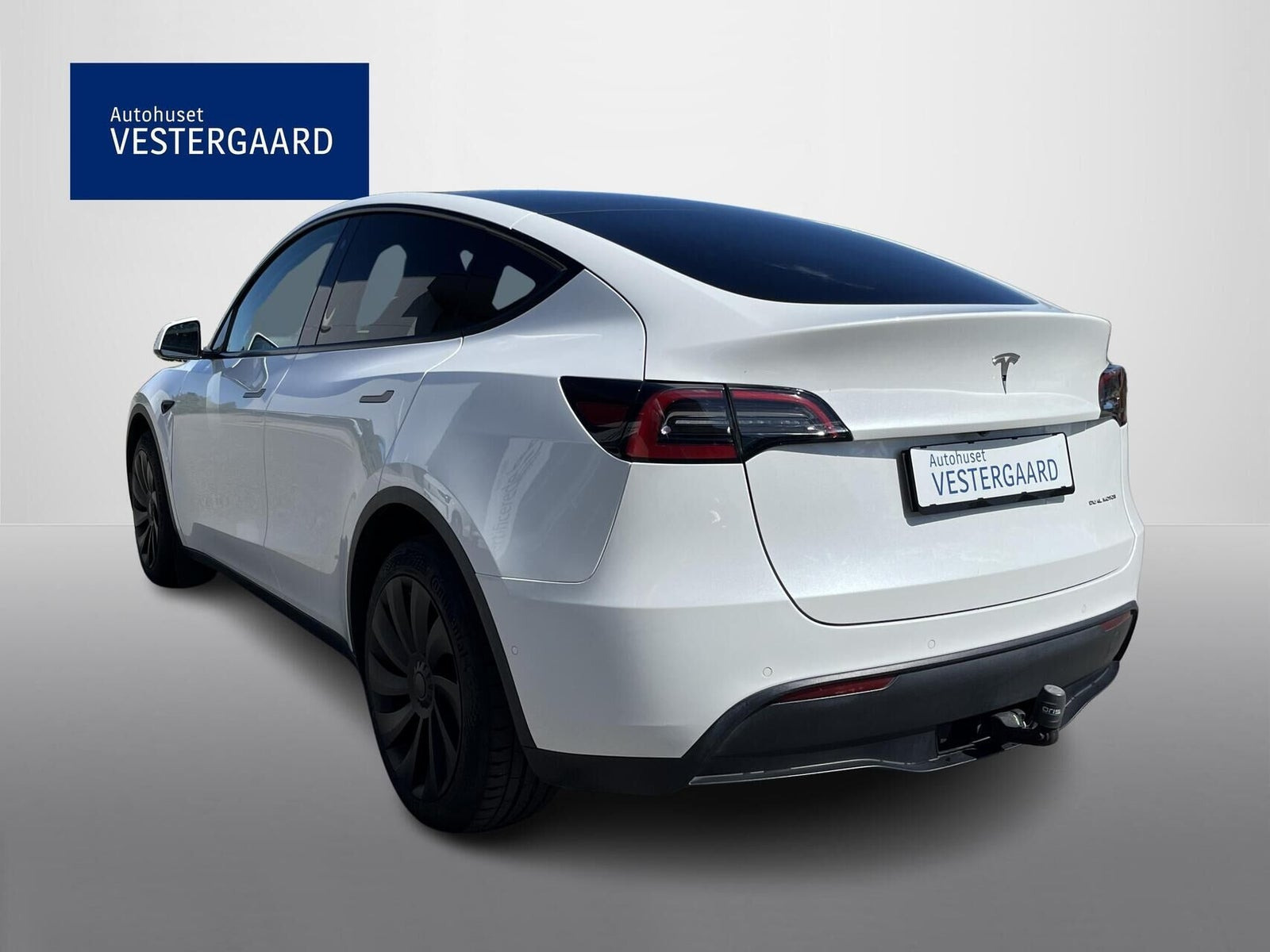 Hvid Tesla Model Y fra 2022