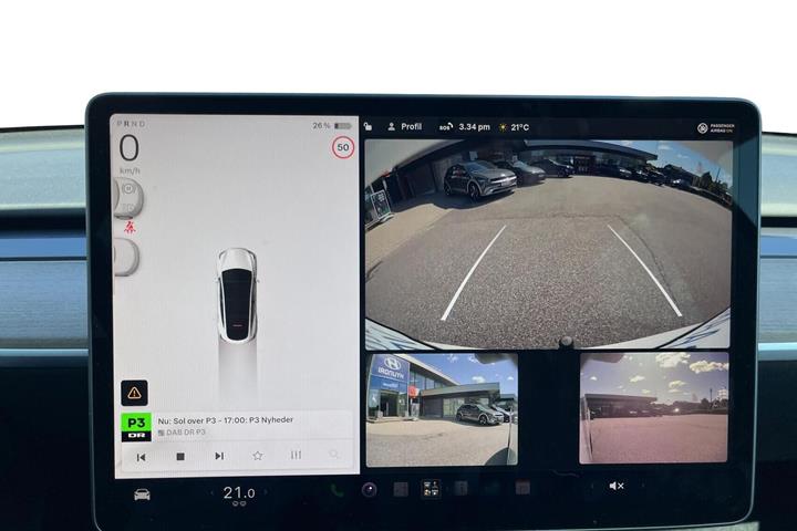 Hvid Tesla Model Y fra 2022