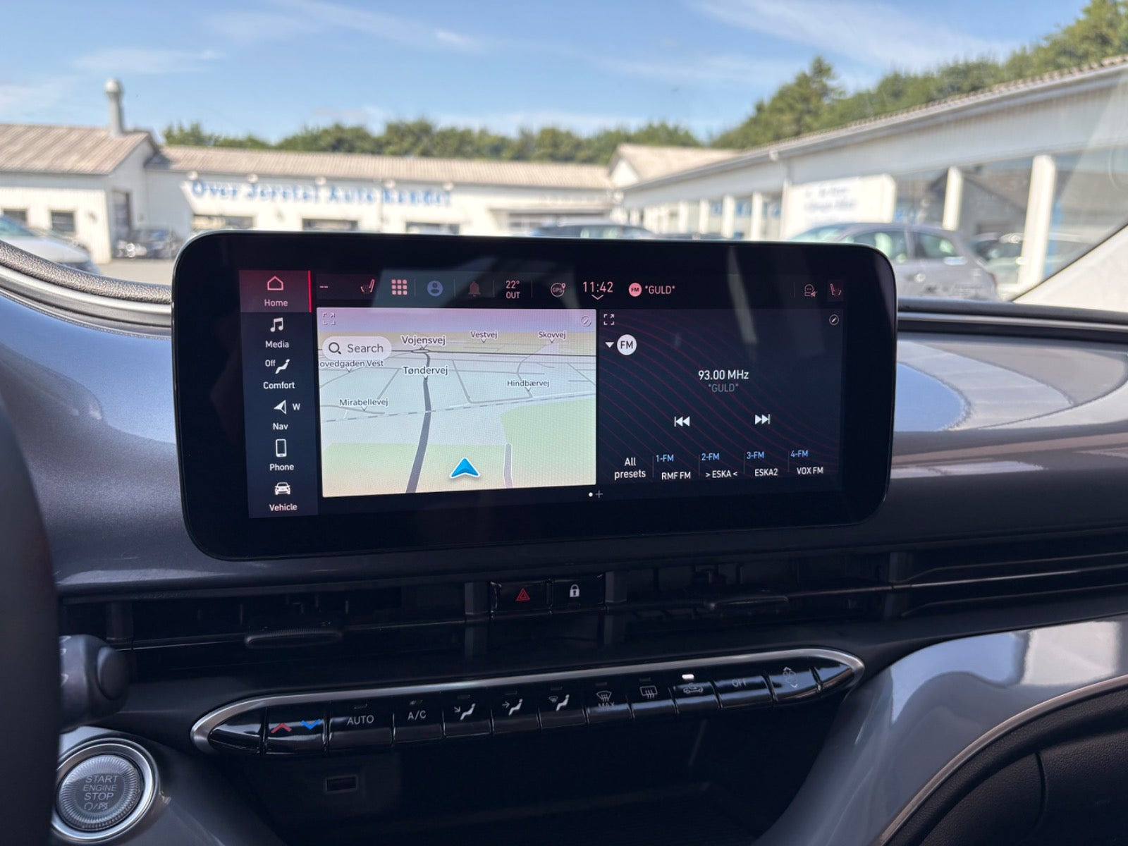 Grå Fiat 500e fra 2023