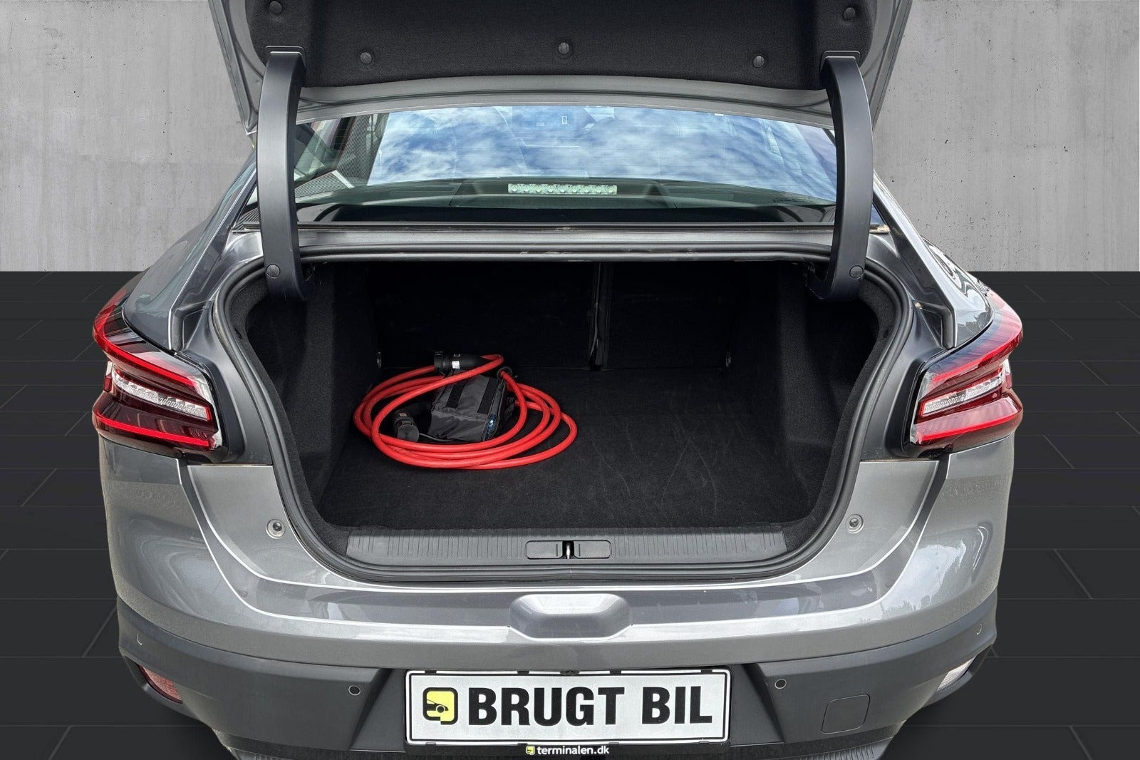 Grå Citroën ë-C4 X fra 2025