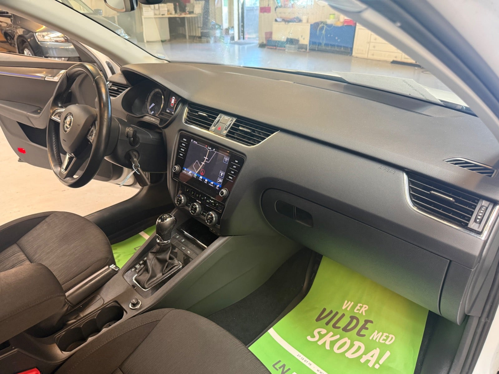 Hvid Skoda Octavia fra 2018
