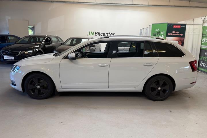 Hvid Skoda Octavia fra 2018