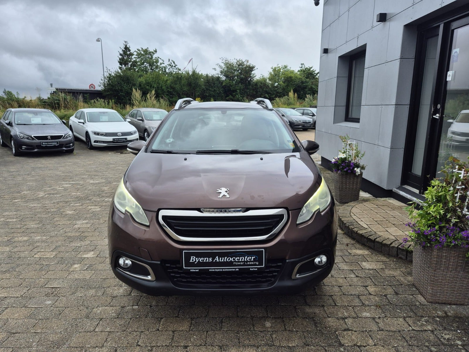 Rød Peugeot 2008 fra 2014