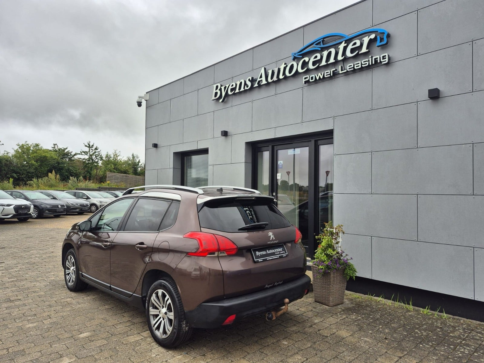 Rød Peugeot 2008 fra 2014