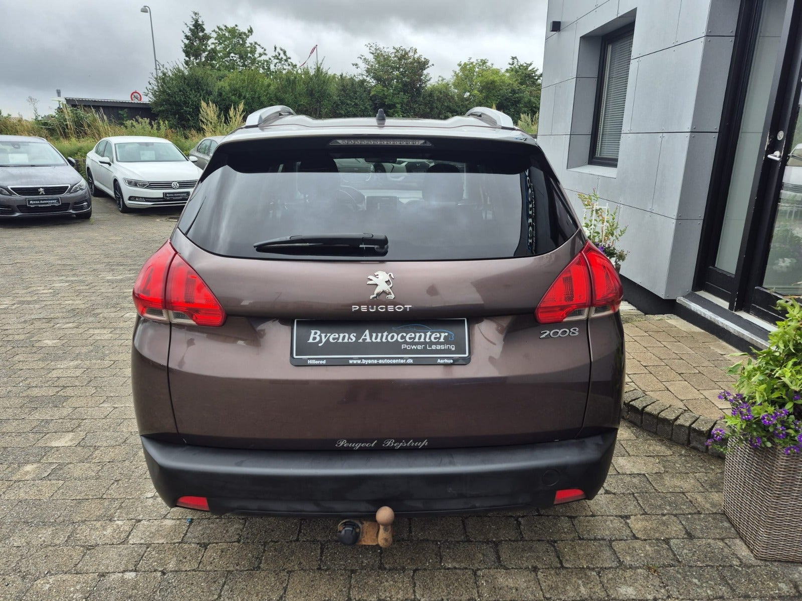 Rød Peugeot 2008 fra 2014
