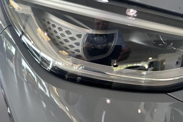 Grå VW ID.4 fra 2023