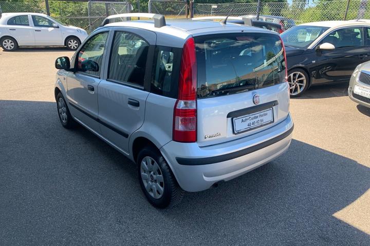 Sølv Fiat Panda fra 2011