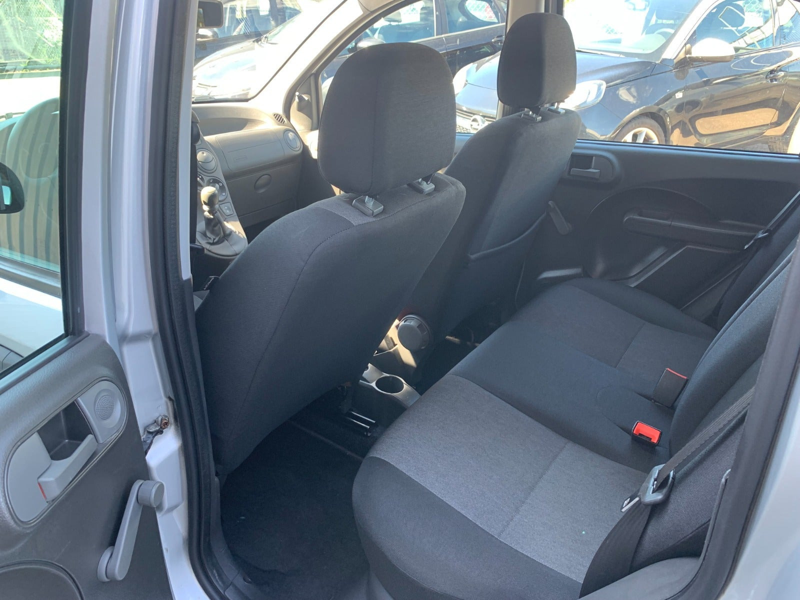Sølv Fiat Panda fra 2011