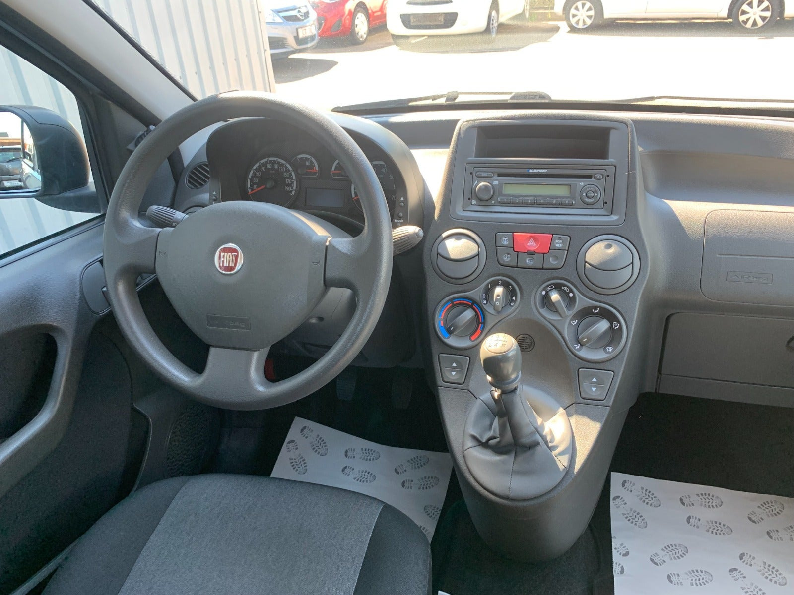 Sølv Fiat Panda fra 2011