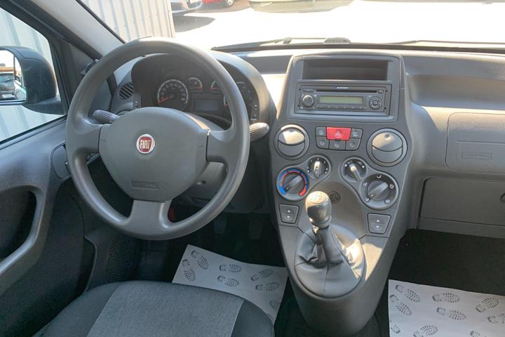 Sølv Fiat Panda fra 2011