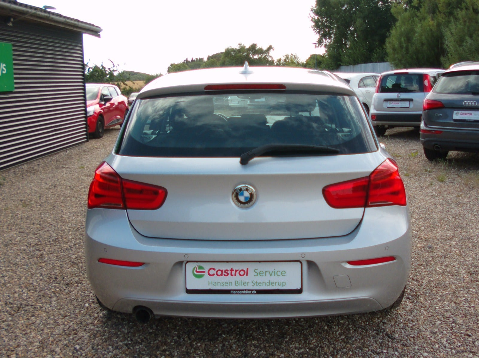 Sølv BMW 118i fra 2018