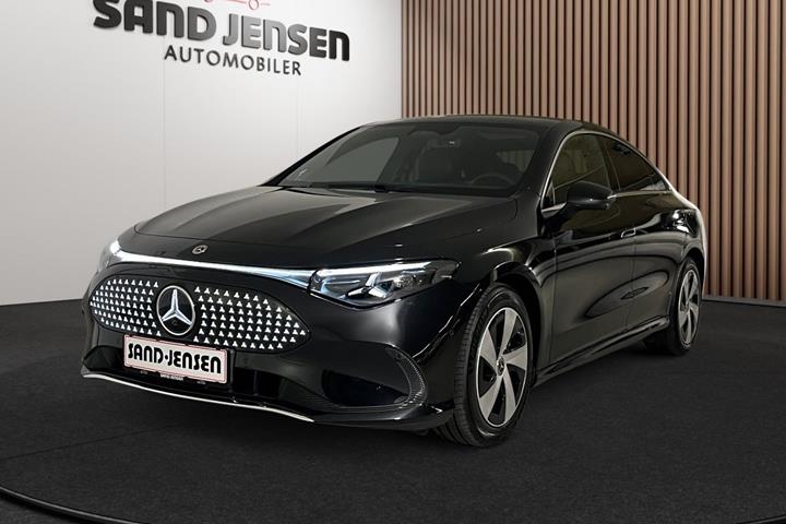 Sort Mercedes CLA350 fra 2026 set udefra