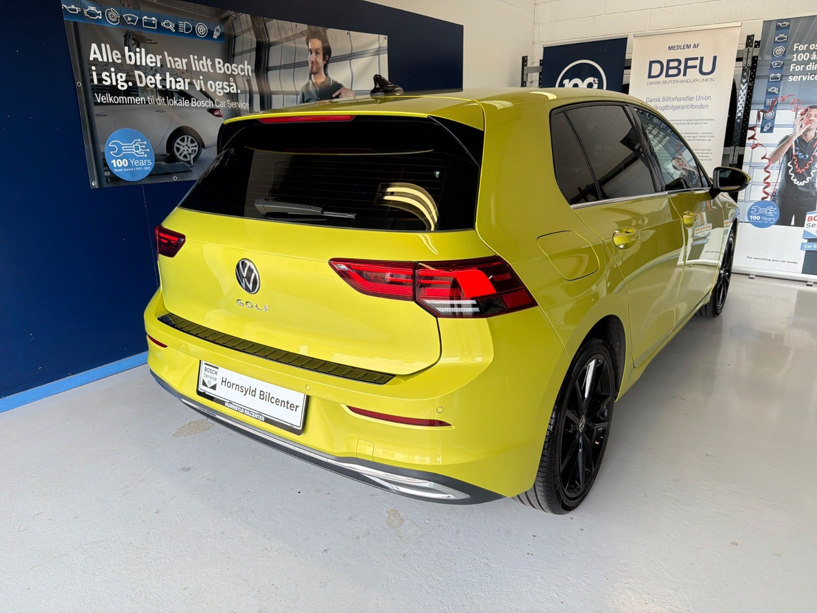 Gul VW Golf VIII fra 2021