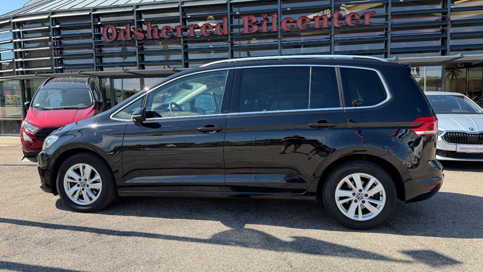 Sort VW Touran fra 2021