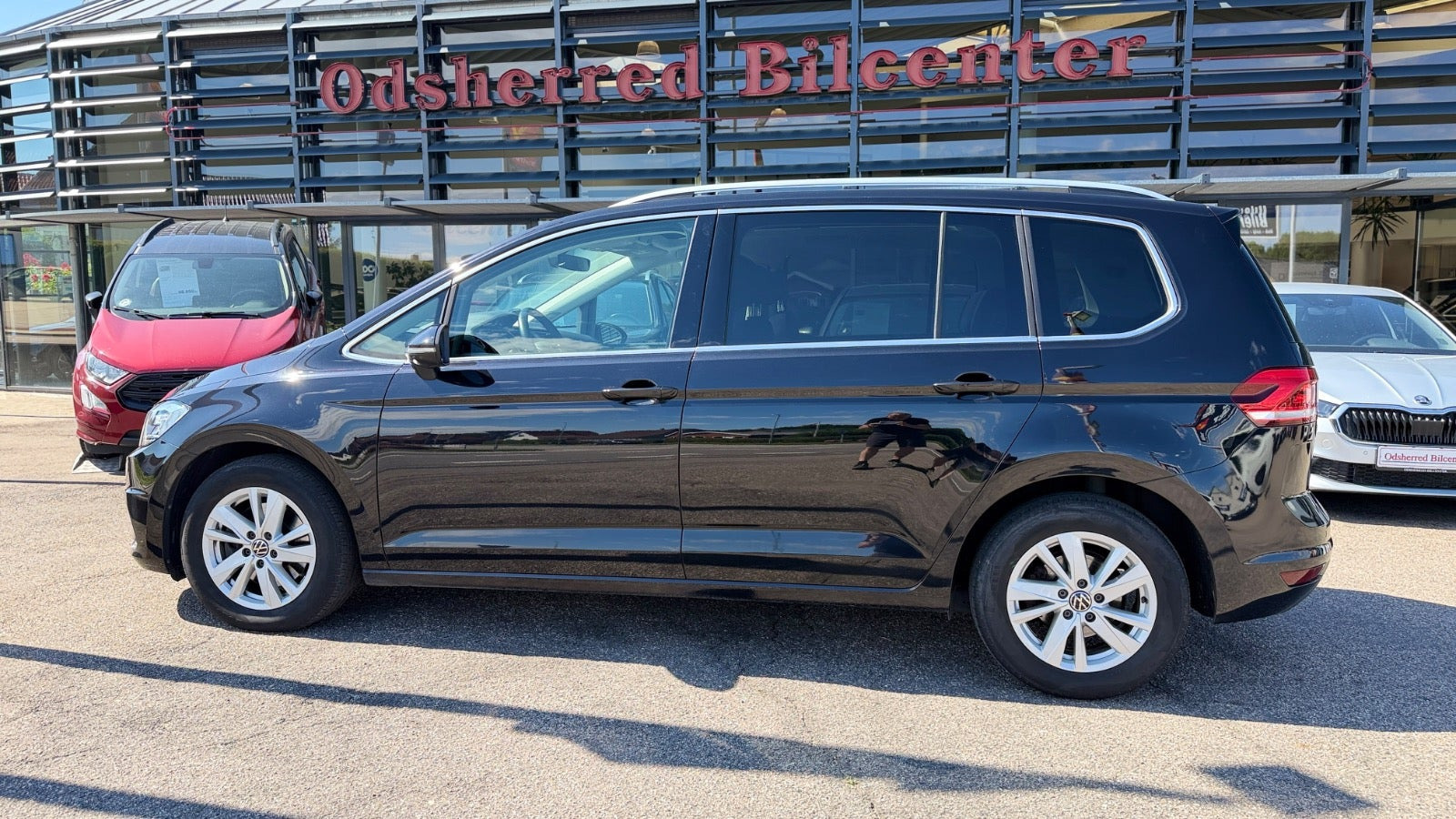 Sort VW Touran fra 2021