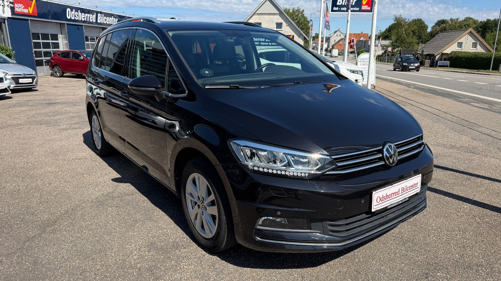 Sort VW Touran fra 2021