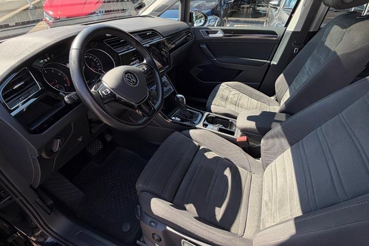 Sort VW Touran fra 2021