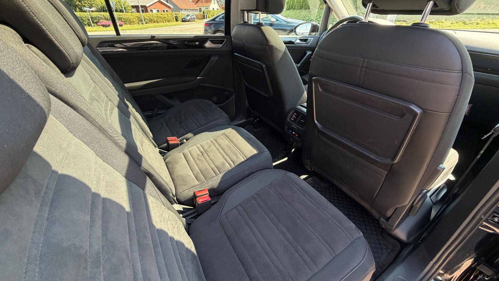 Sort VW Touran fra 2021