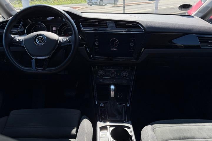 Sort VW Touran fra 2021