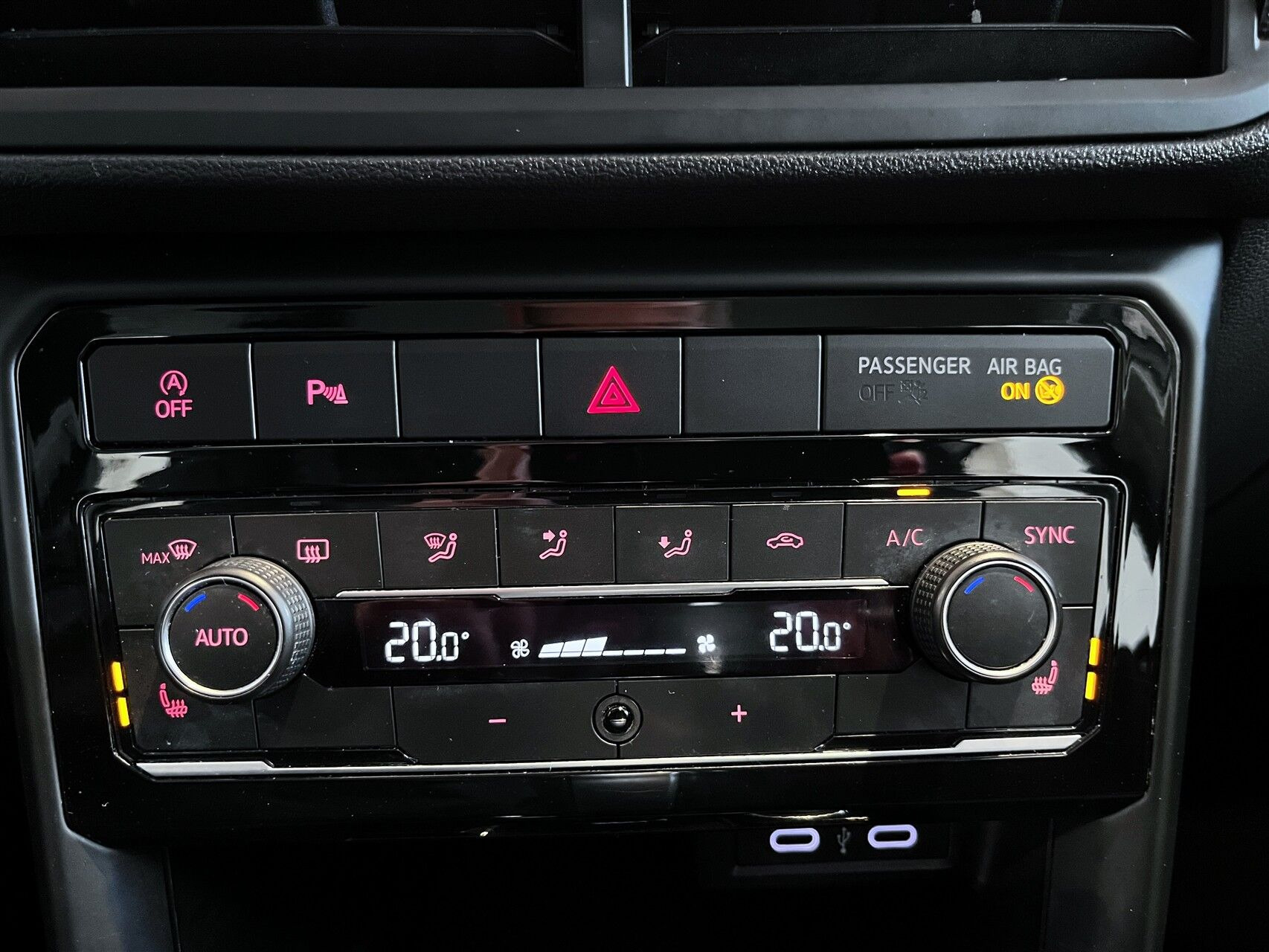 Hvid VW T-Cross fra 2021