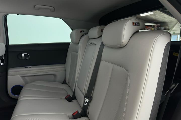 Grå Hyundai Ioniq 5 fra 2023