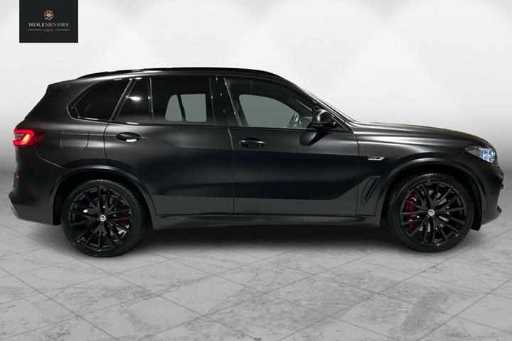 Sort BMW X5 fra 2022