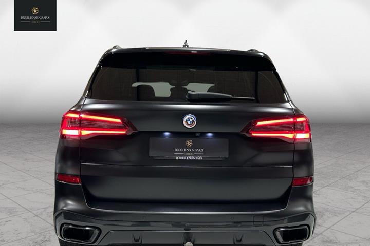 Sort BMW X5 fra 2022