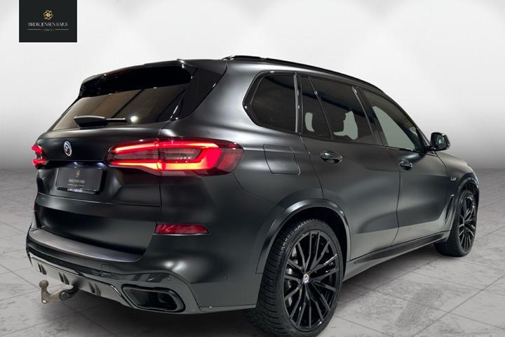 Sort BMW X5 fra 2022