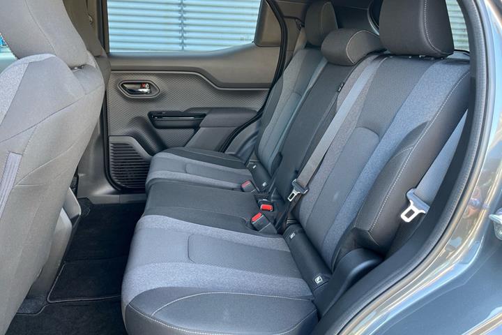 Grå Toyota Urban Cruiser fra 2025