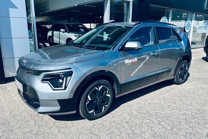 Grå Kia Niro EV fra 2023 set udefra